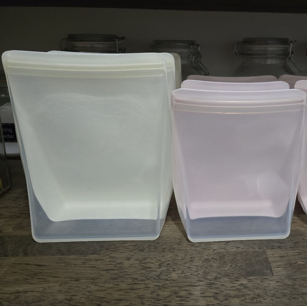 Silicone Food Storage Bags - White and Pink